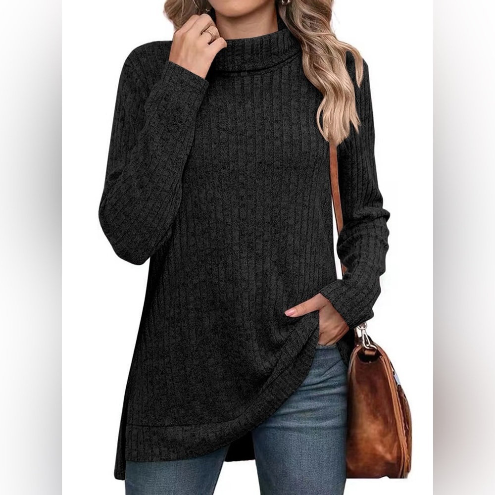 Leo & Nicole Charcoal Crew Neck Cable Knit Sweater